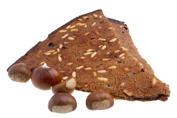 Castagnaccio con castagne, dolce tipico della tradizione garfagnina